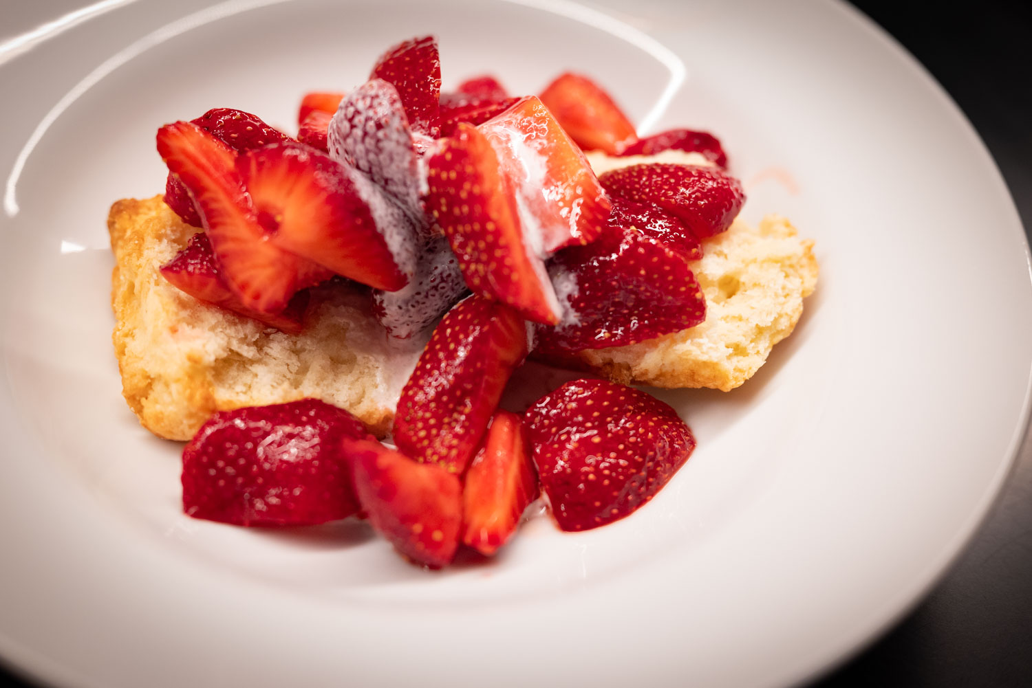 Strawberries and cream with shortcake